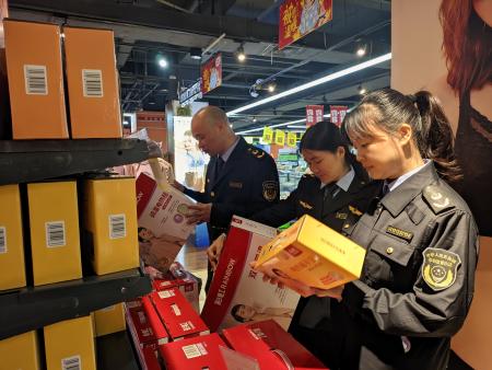 永新縣市場監督管理局加強電熱毯質量安全督查，護航冬日民生用電安全